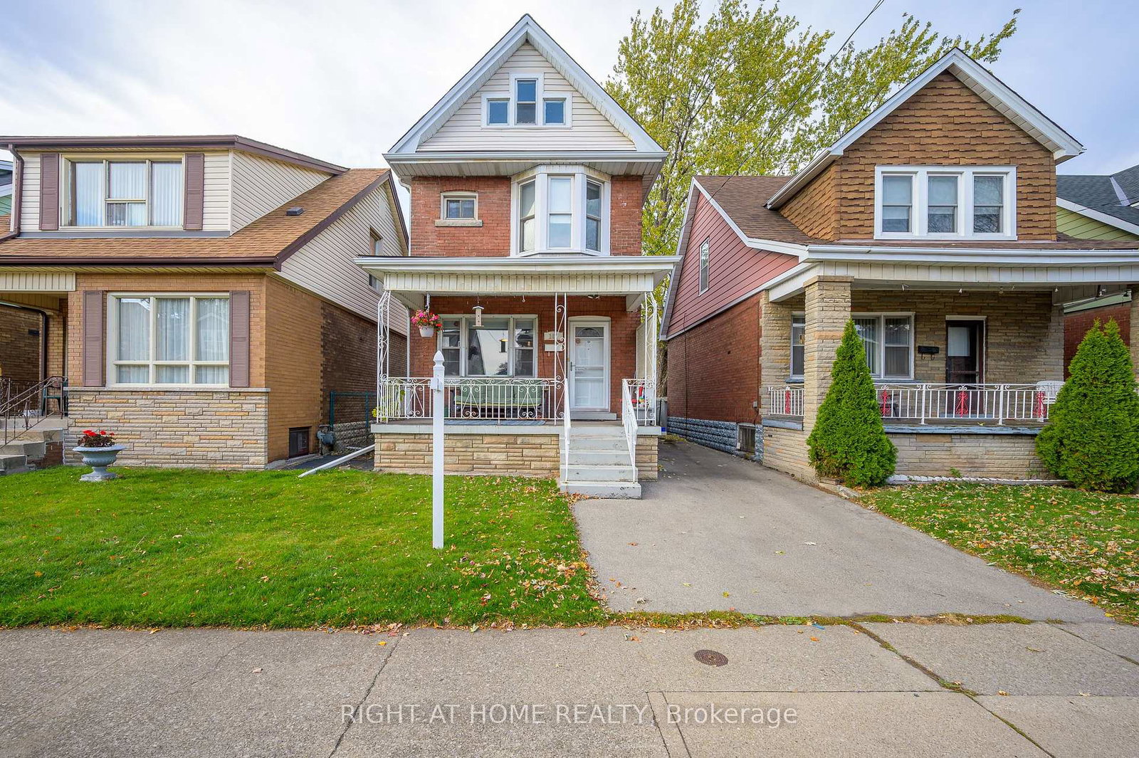 107-kensington-avenue-n-hamilton-ontario-x12390410