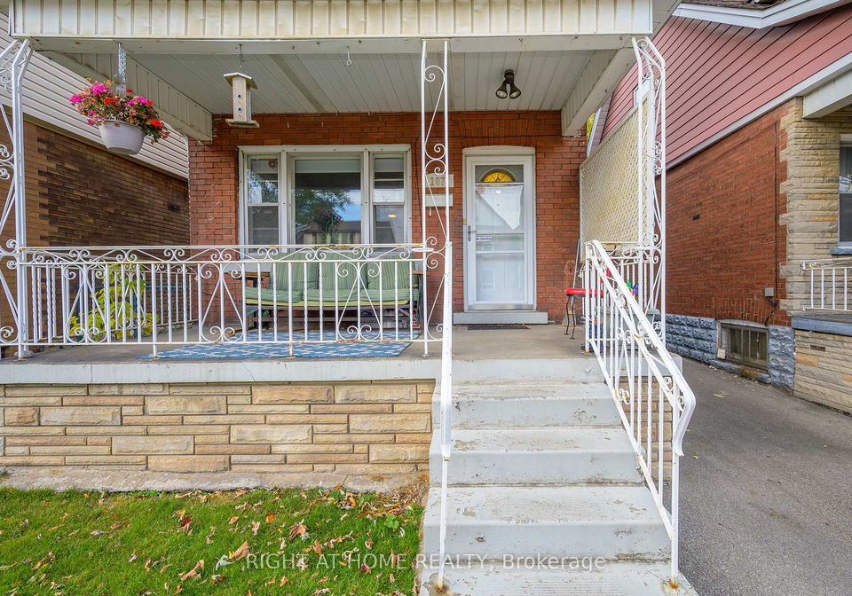 107-kensington-avenue-n-hamilton-ontario-x12390410