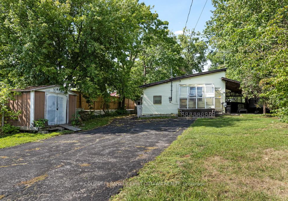 16-jones-street-smiths-falls-ontario-x12390481