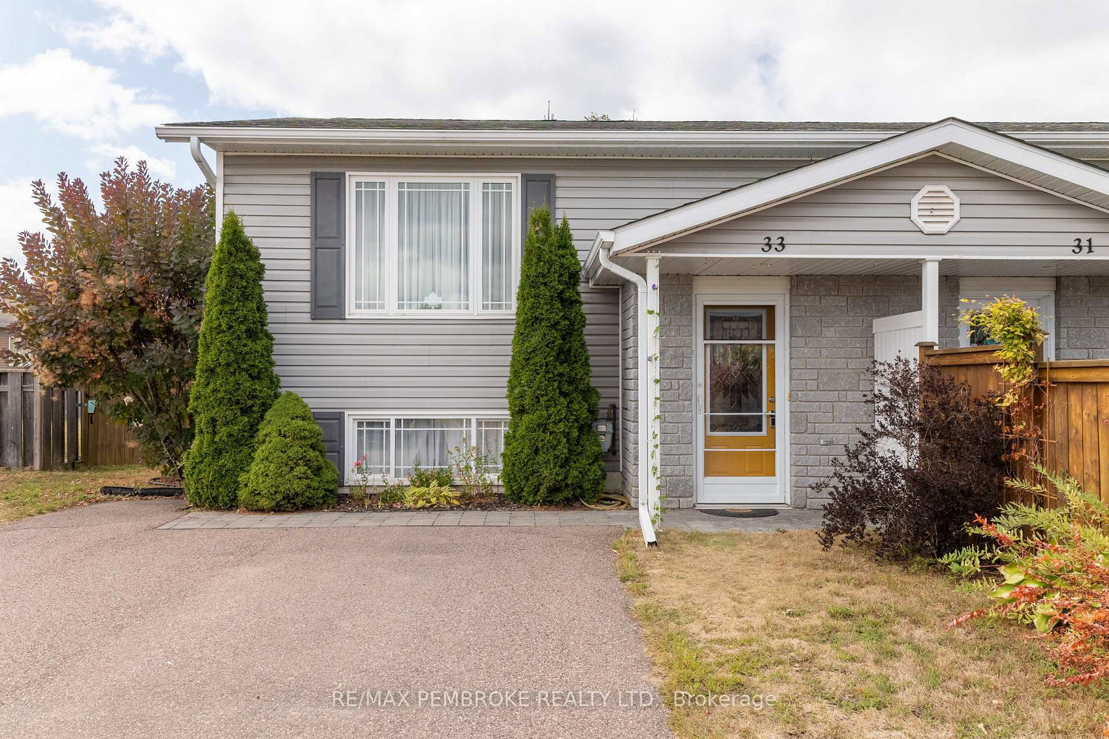 33-renfrew-street-petawawa-ontario-x12390547