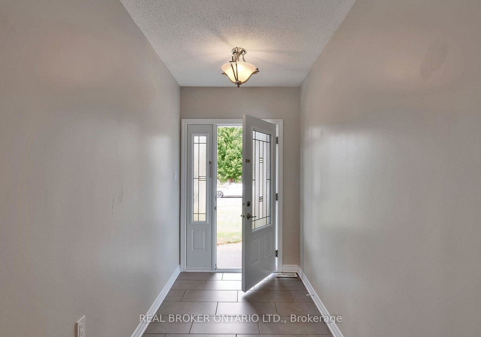 12-abbey-crescent-russell-ontario-x12391388