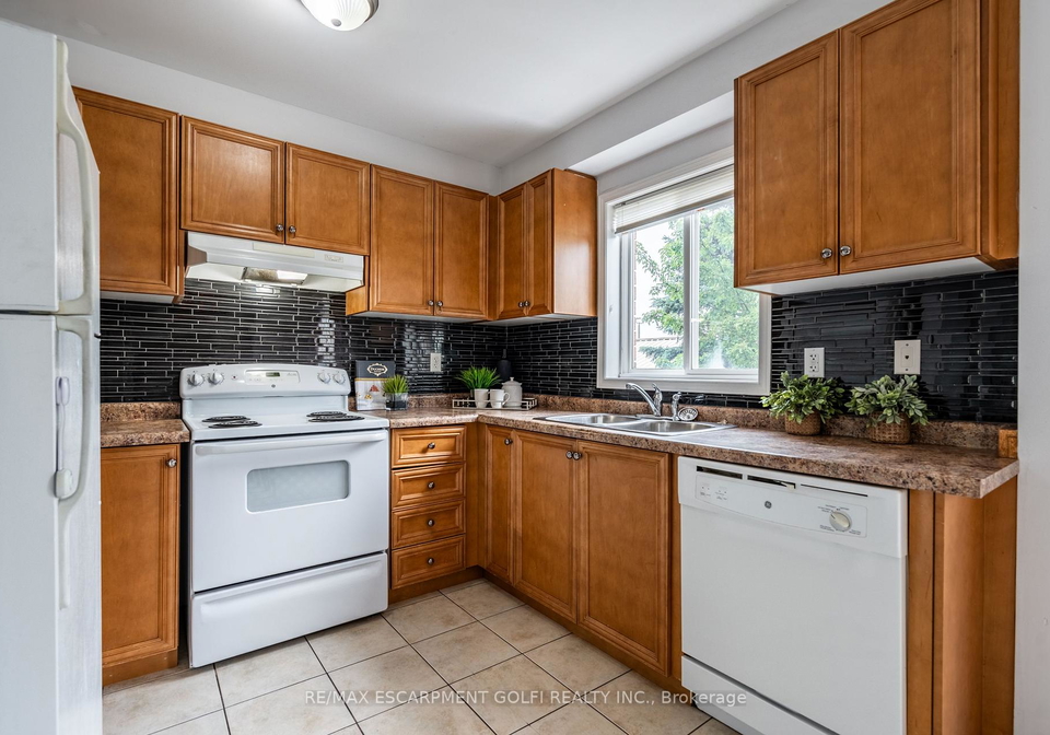 151-green-road-hamilton-ontario-x12391493