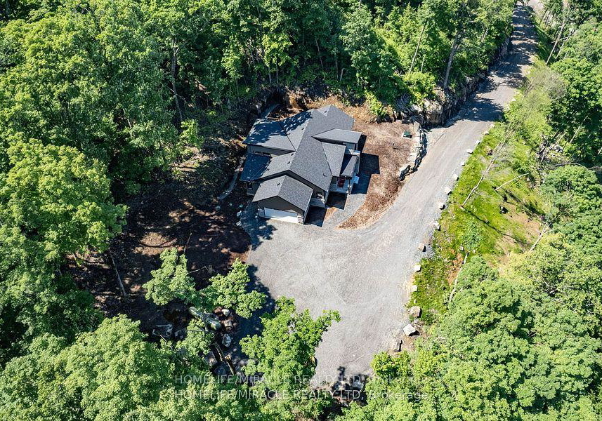 1057-greensview-drive-lake-of-bays-ontario-x12391509