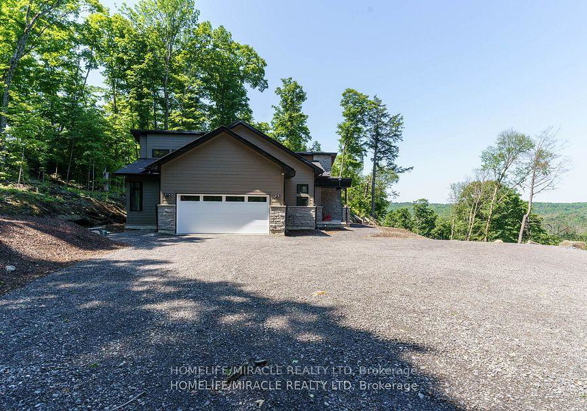 1057-greensview-drive-lake-of-bays-ontario-x12391509