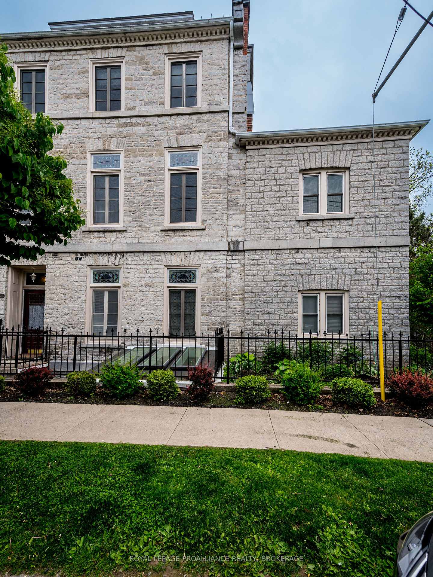 131-king-street-e-kingston-ontario-x12391514