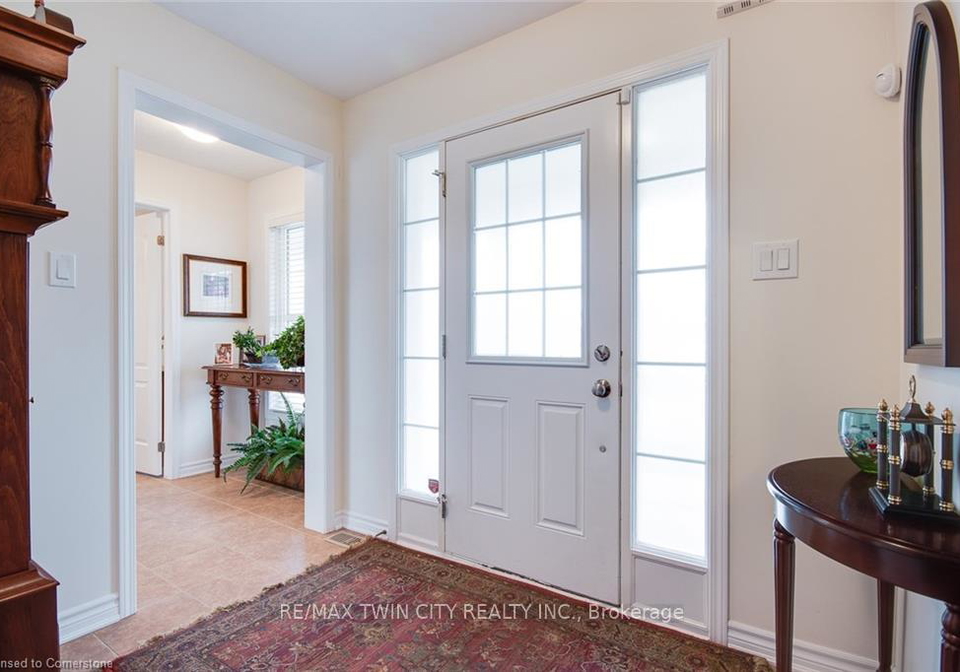18-blue-oak-street-kitchener-ontario-x12391750