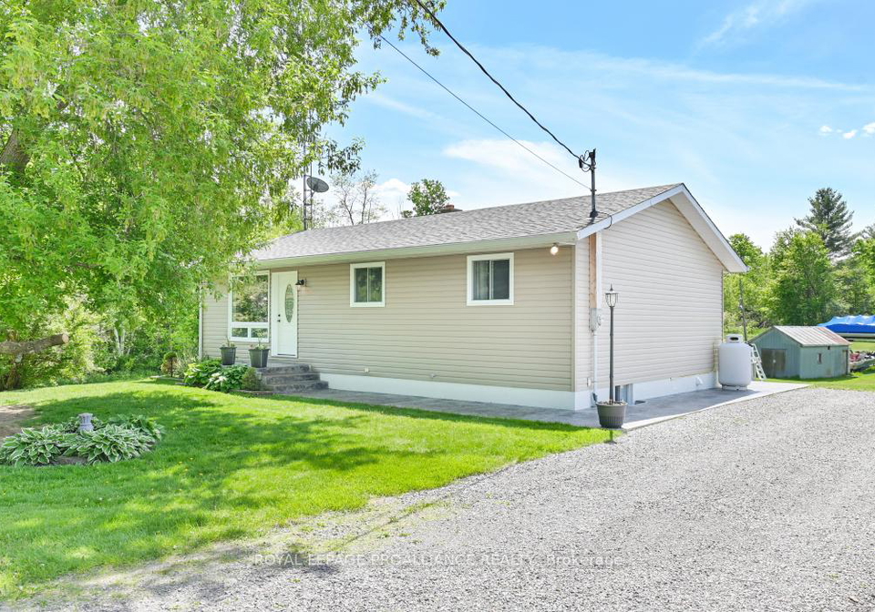 429-elzevir-road-tweed-ontario-x12391763