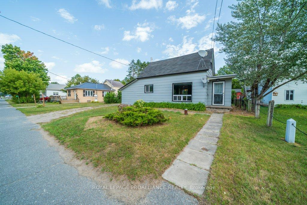 12275-highway-41-addington-highlands-ontario-x12391836