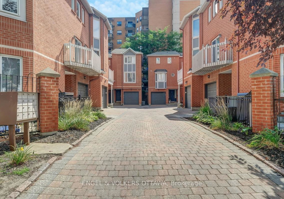 6-stockport-private-ottawa-ontario-x12391943
