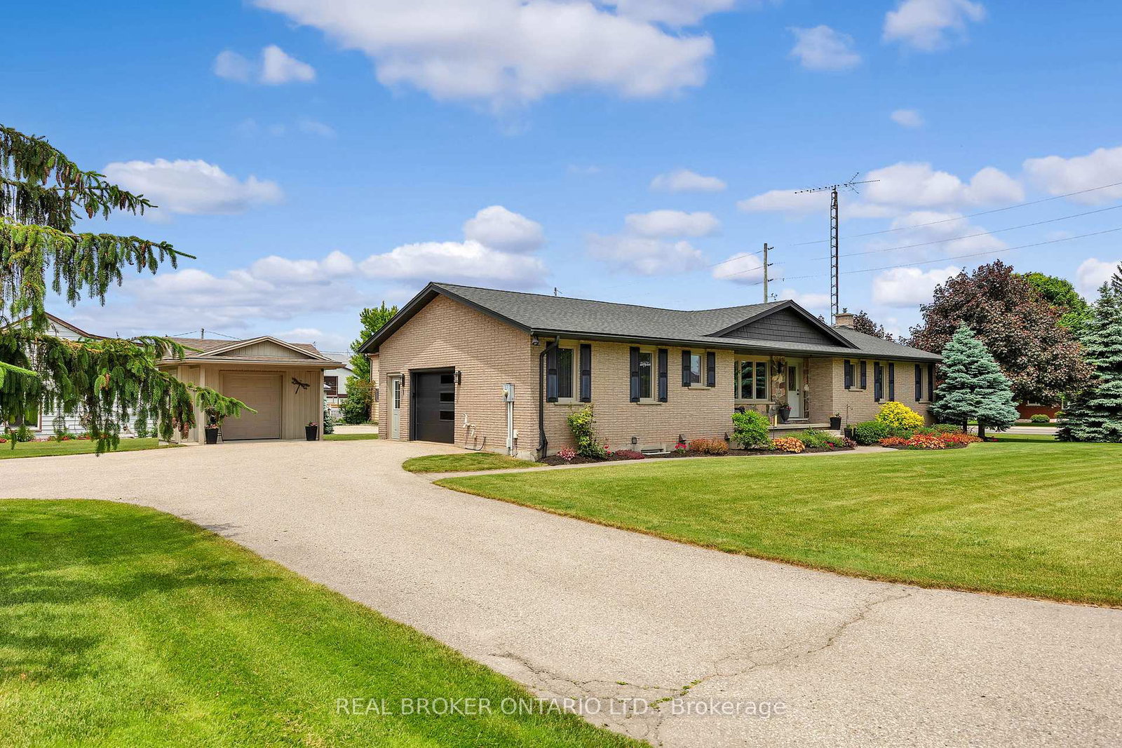 1-shantz-place-wellesley-ontario-x12392104
