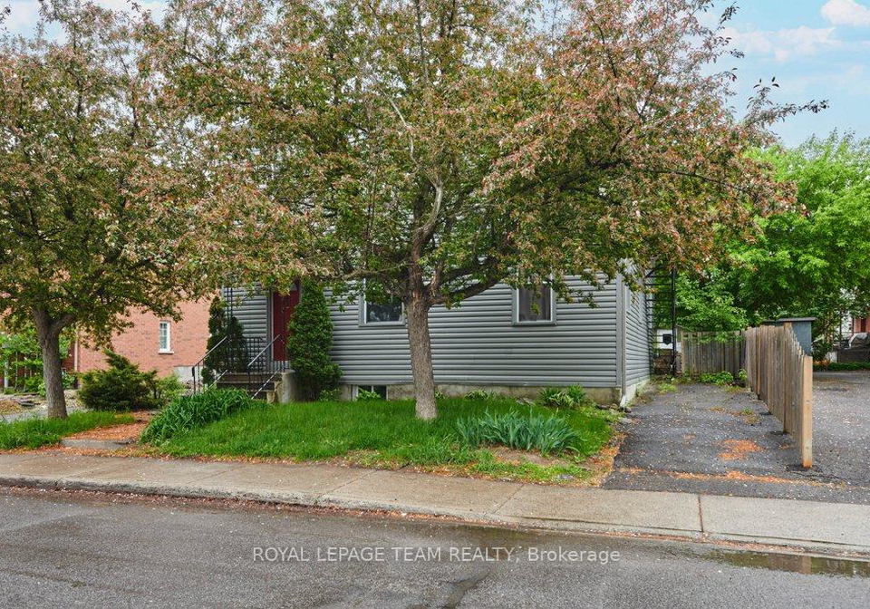 62-laurel-street-ottawa-ontario-x12392247
