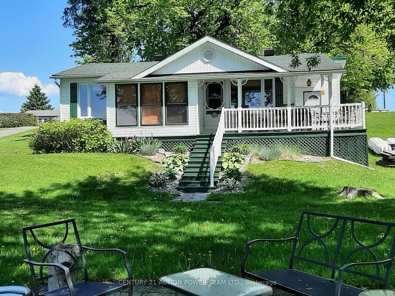 2839-domaine-chartrand-road-e-champlain-ontario-x12392376