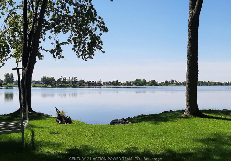 2839-domaine-chartrand-road-e-champlain-ontario-x12392376