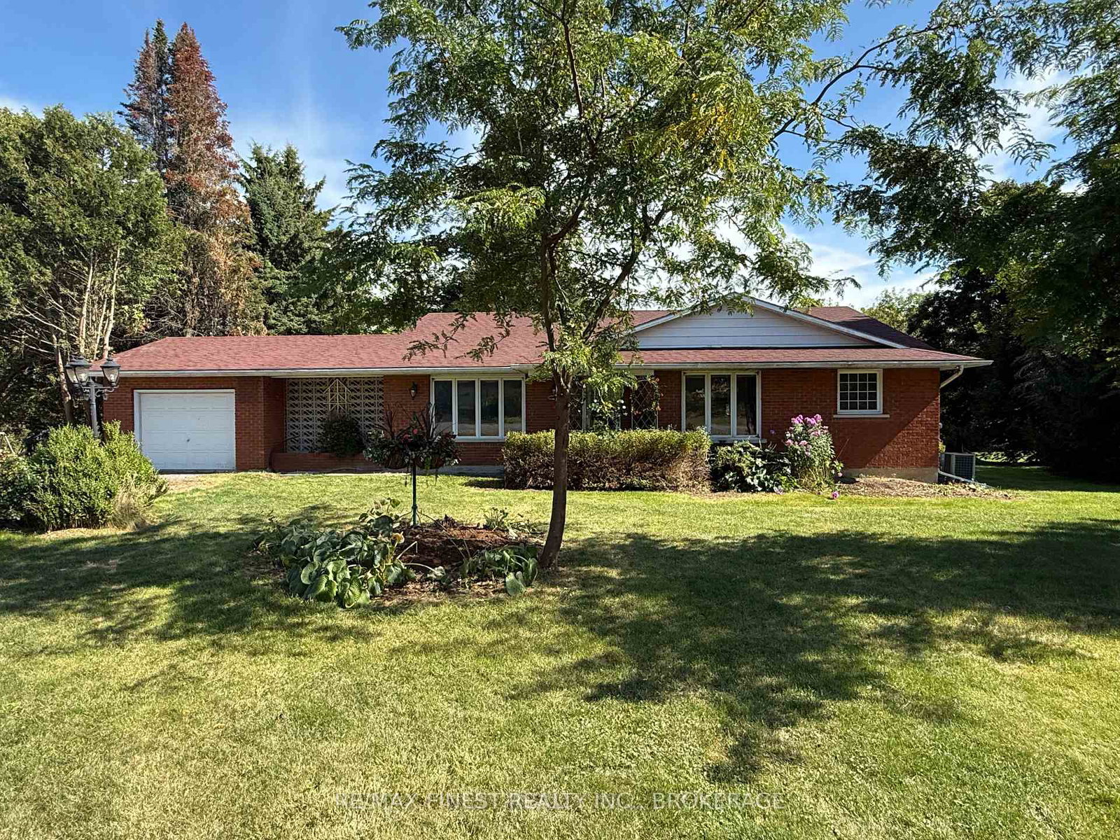 1712-creekside-drive-loyalist-ontario-x12392396