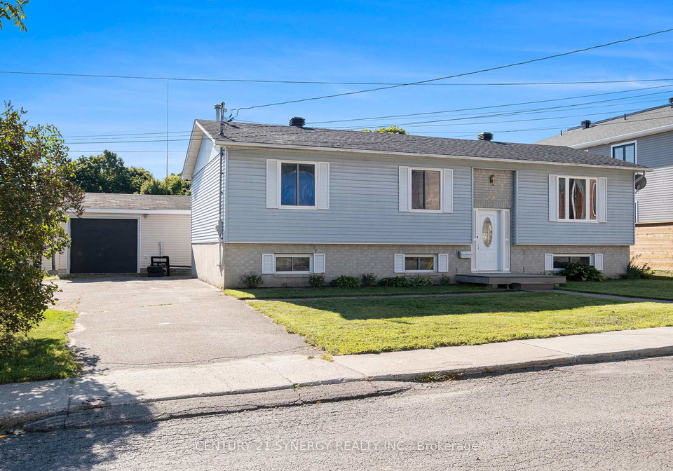 24-elm-street-e-smiths-falls-ontario-x12392847
