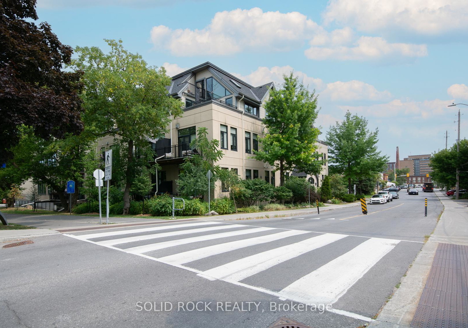 95-beech-street-ottawa-ontario-x12393498