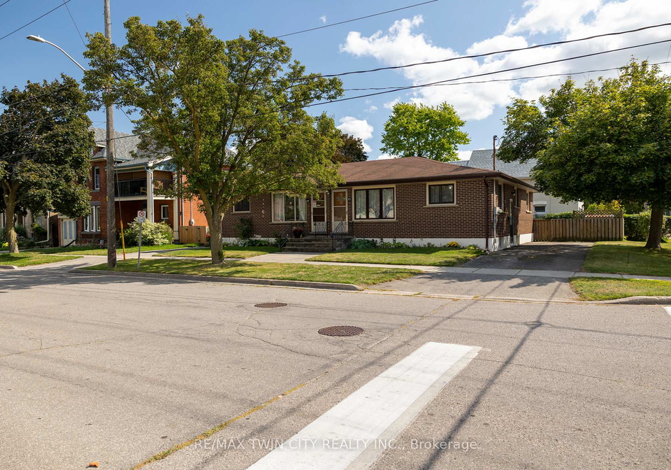 93-95-east-avenue-brantford-ontario-x12393624