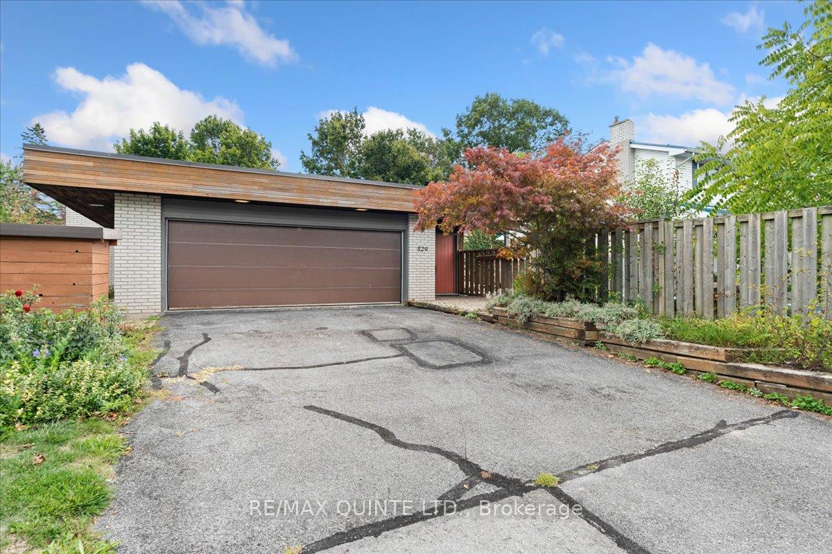 529-victoria-avenue-belleville-ontario-x12393702
