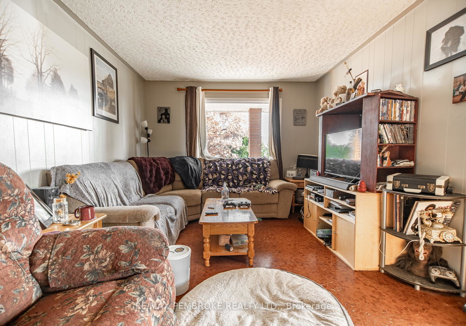 632-first-avenue-laurentian-valley-ontario-x12393753