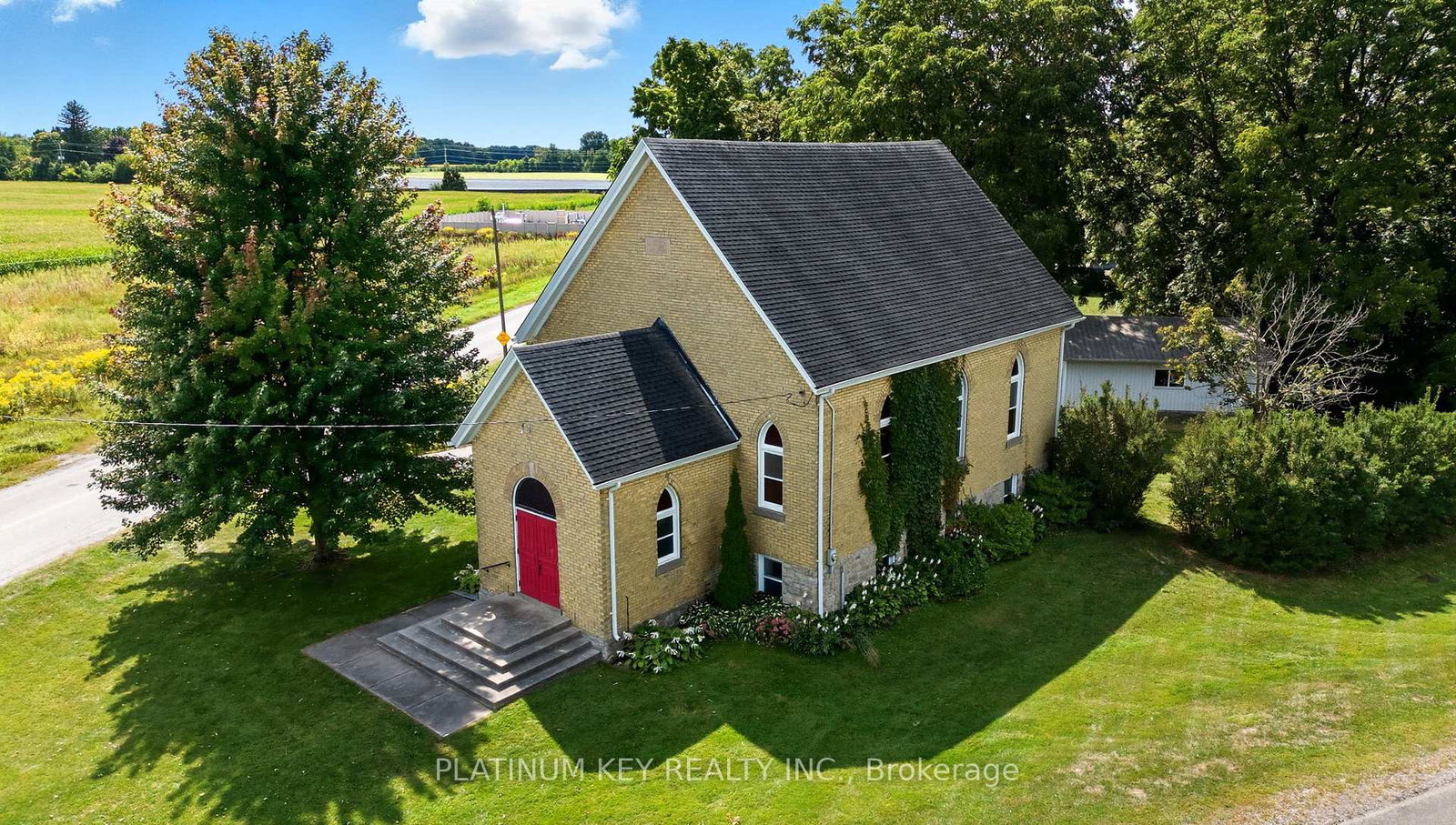 8546-falconbridge-drive-strathroy-caradoc-ontario-x12393755
