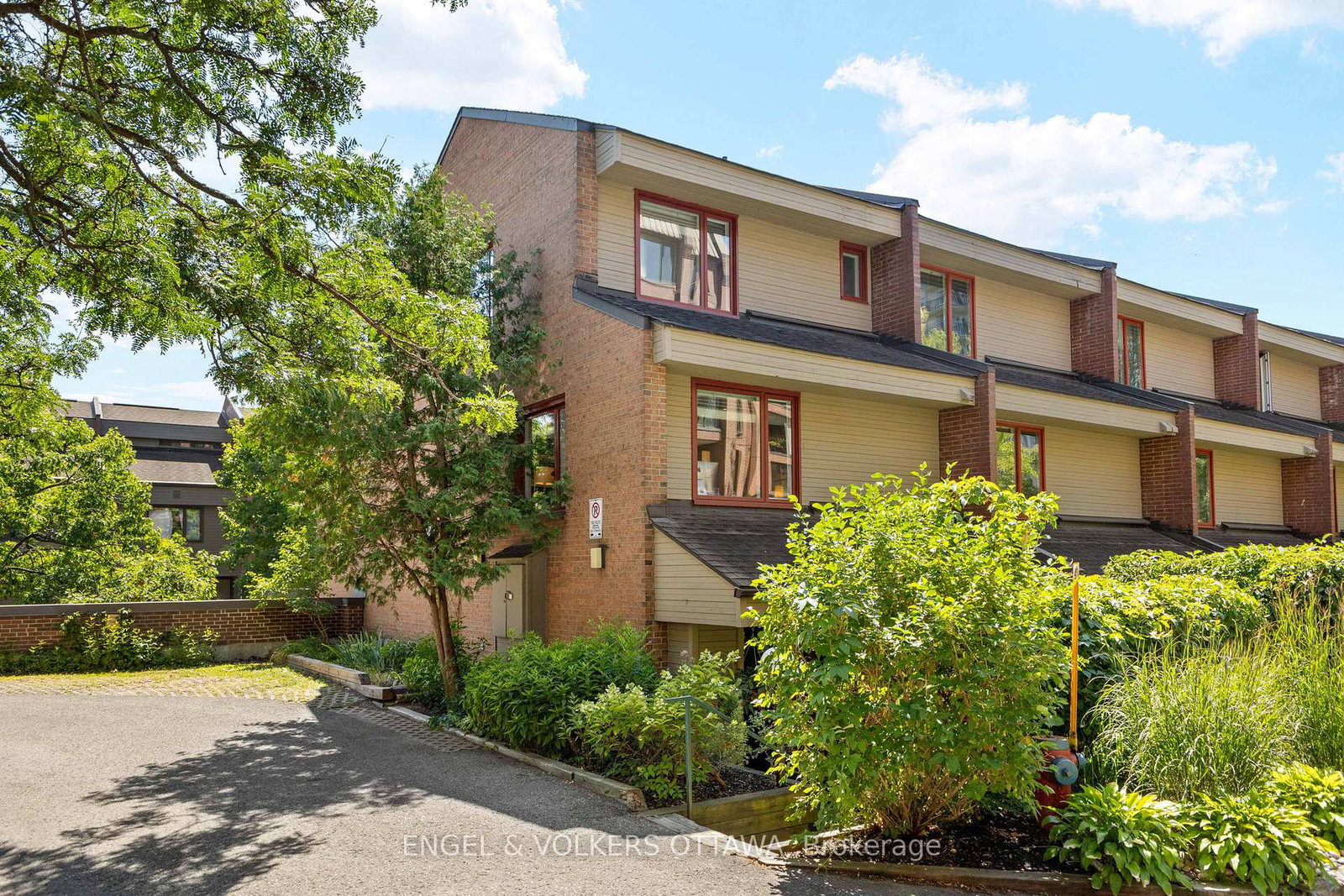 125-springfield-road-ottawa-ontario-x12393862