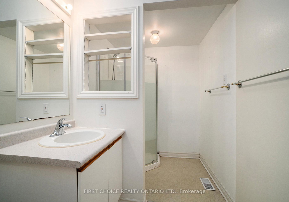 15-drayton-private-ottawa-ontario-x12394107