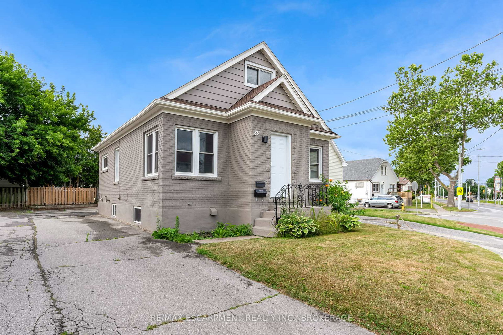 366-carlton-street-st-catharines-ontario-x12394385