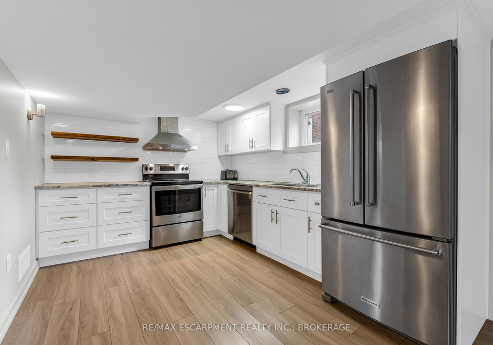 366-carlton-street-st-catharines-ontario-x12394385