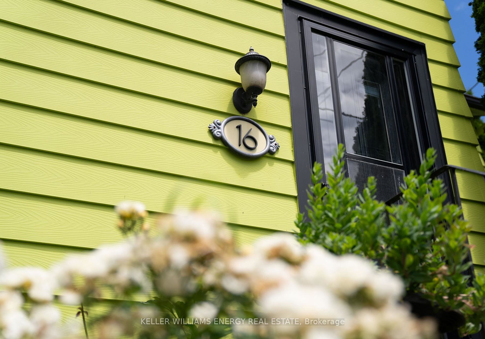 16-squires-street-prince-edward-county-ontario-x12394434