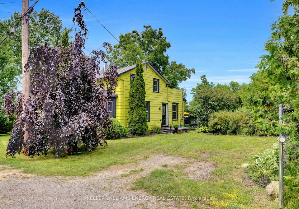 16-squires-street-prince-edward-county-ontario-x12394434