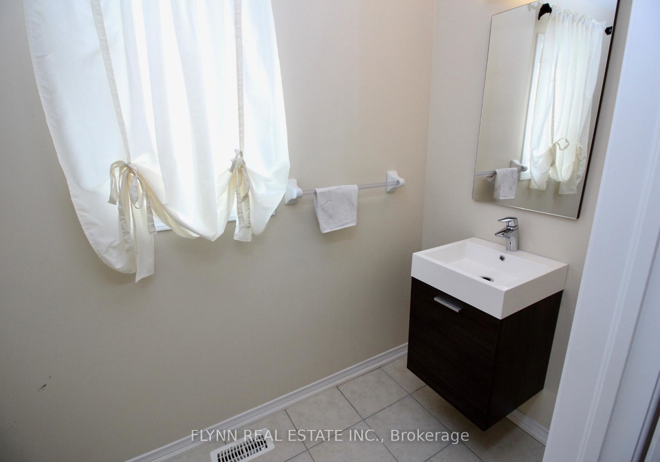 8444-elderberry-drive-niagara-falls-ontario-x12395329