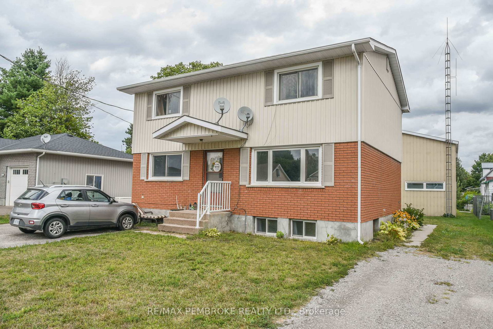 613-joe-street-laurentian-valley-ontario-x12395486