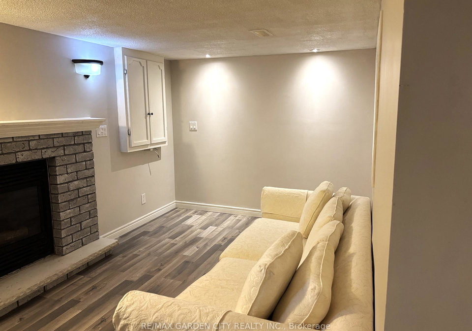 32-birchpark-drive-grimsby-ontario-x12395685