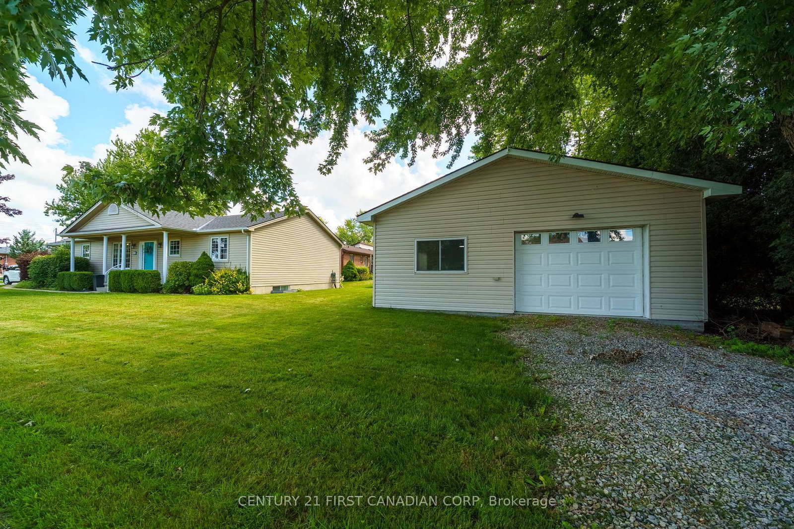 300-station-street-north-middlesex-ontario-x12396245