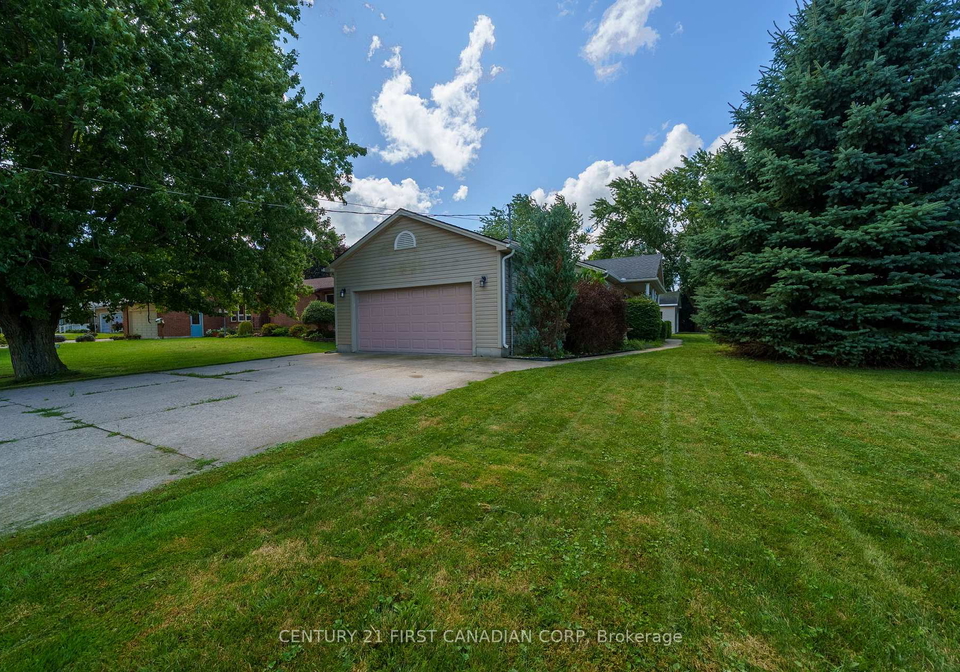 300-station-street-north-middlesex-ontario-x12396245