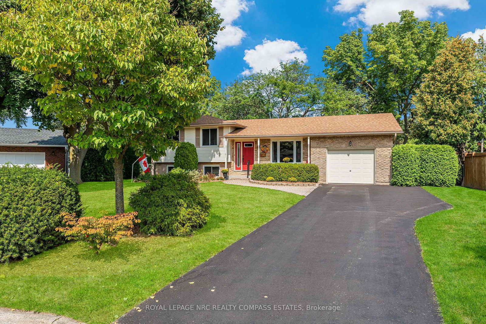 2-southgate-circle-niagara-on-the-lake-ontario-x12396276
