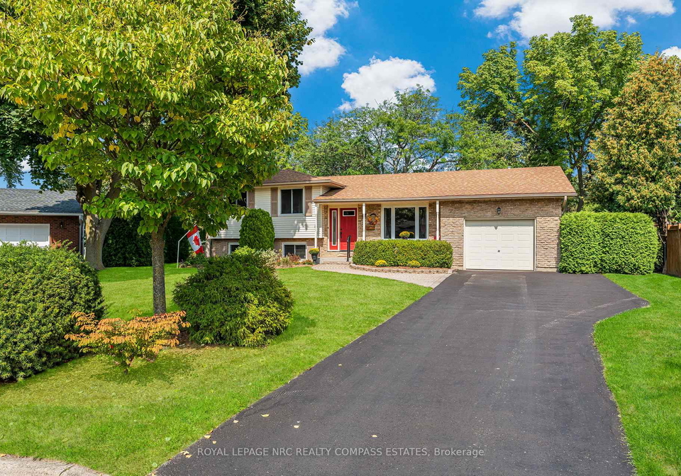 2-southgate-circle-niagara-on-the-lake-ontario-x12396276