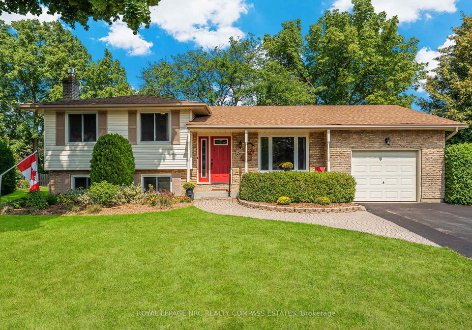 2-southgate-circle-niagara-on-the-lake-ontario-x12396276
