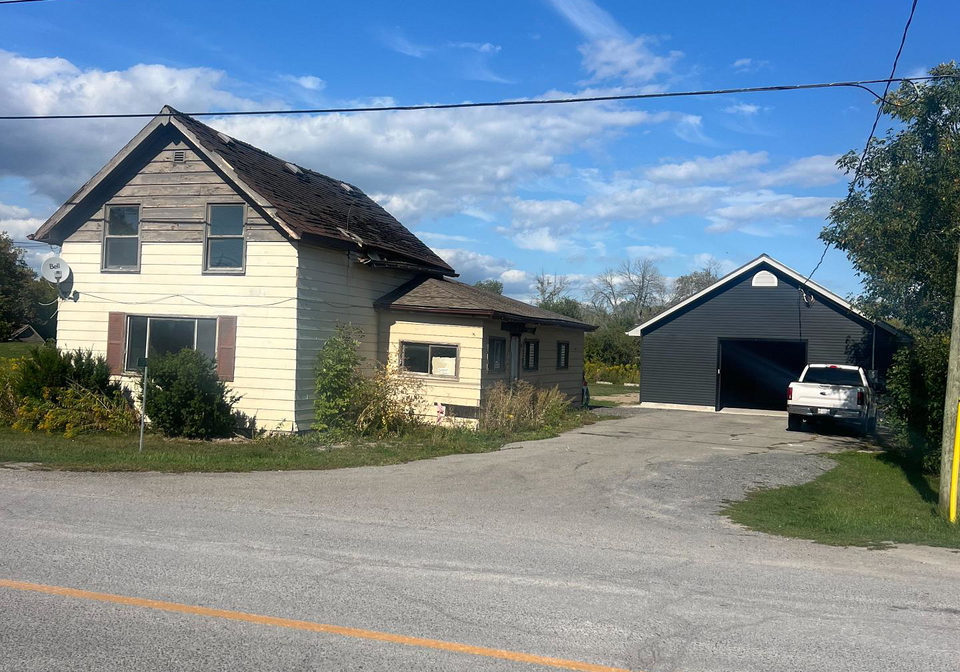 794-county-road-28-prince-edward-county-ontario-x12396286