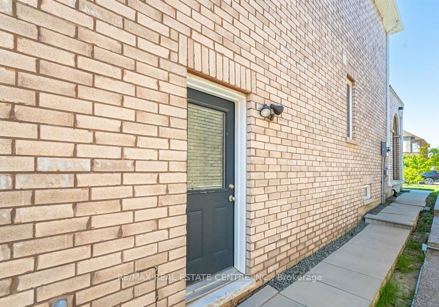 110-chaumont-drive-hamilton-ontario-x12396351