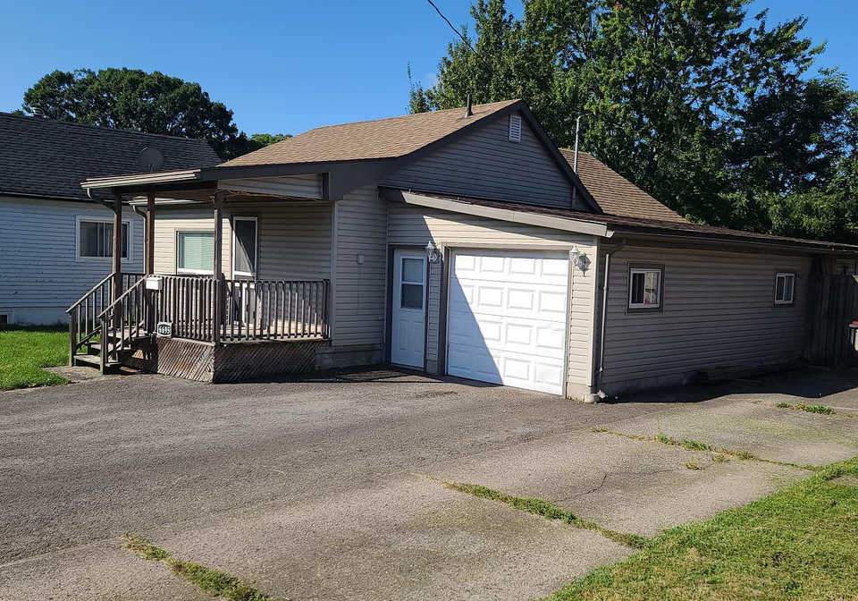 6695-ailanthus-avenue-niagara-falls-ontario-x12396546