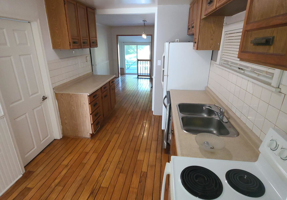 6695-ailanthus-avenue-niagara-falls-ontario-x12396546