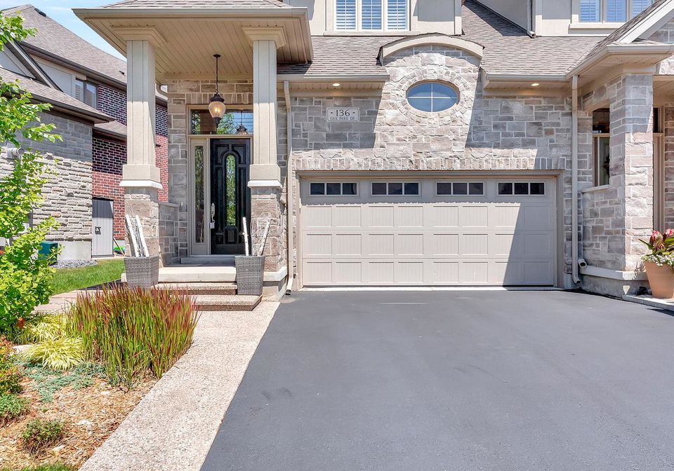 136-oak-park-drive-waterloo-ontario-x12397596