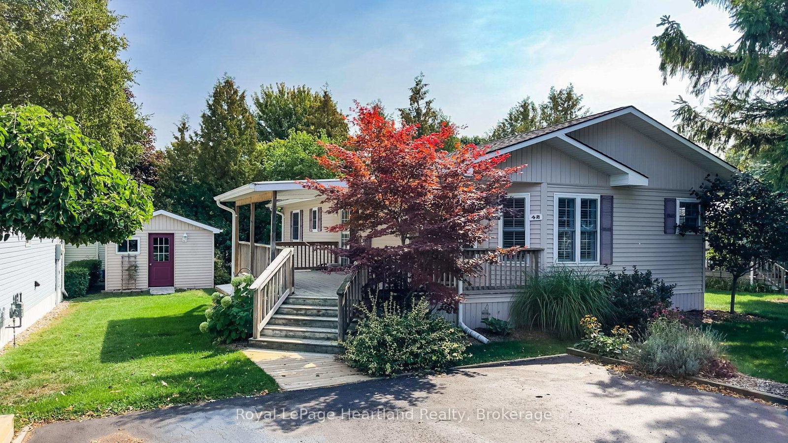 42-iroquois-lane-ashfield-colborne-wawanosh-ontario-x12397947