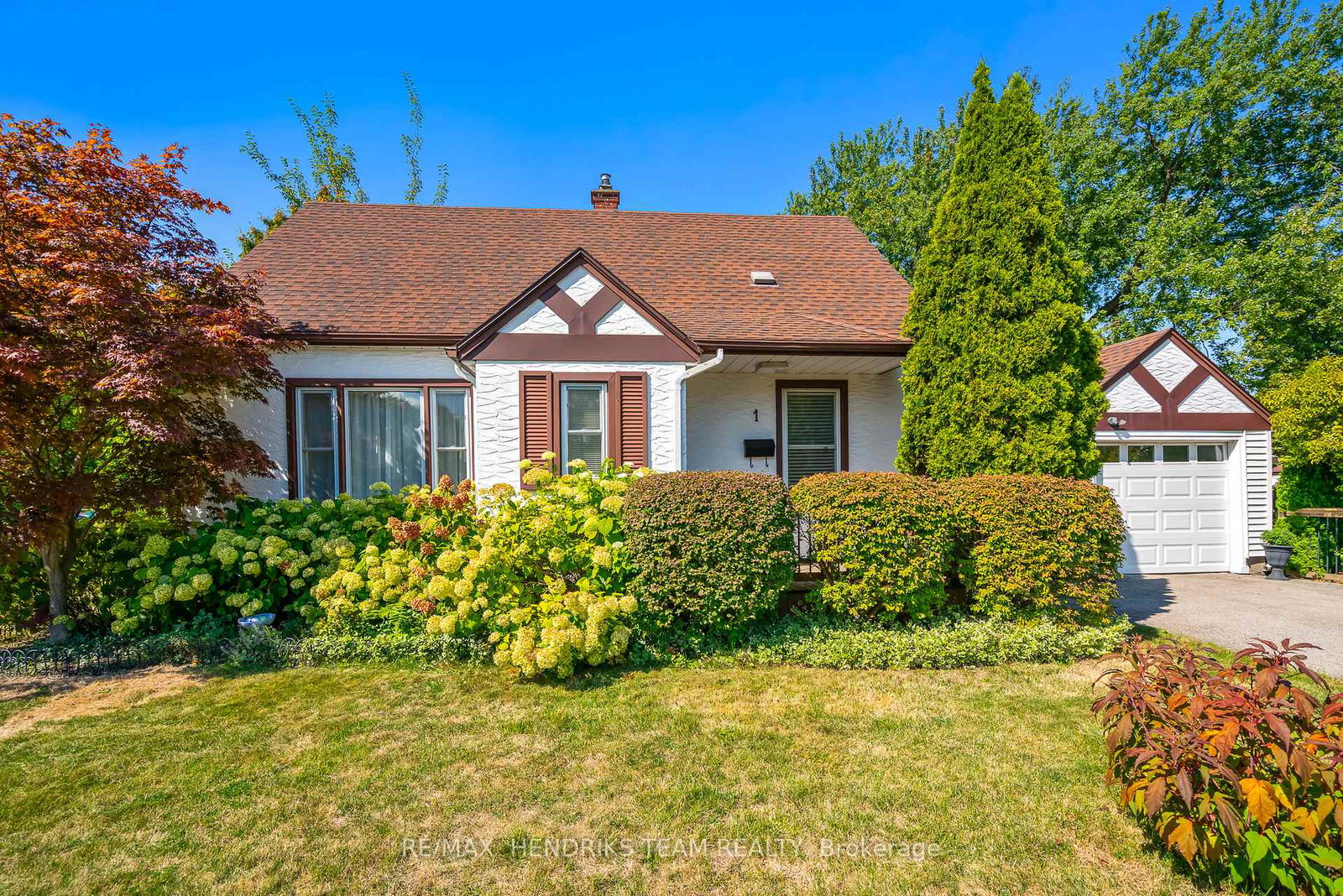1-walker-avenue-st-catharines-ontario-x12398003