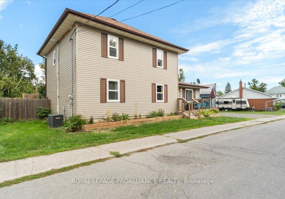 12-scott-avenue-quinte-west-ontario-x12398199