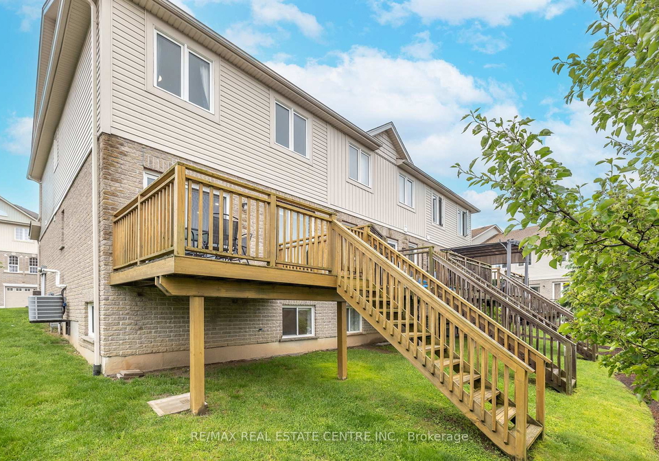 105-pinnacle-drive-kitchener-ontario-x12398204
