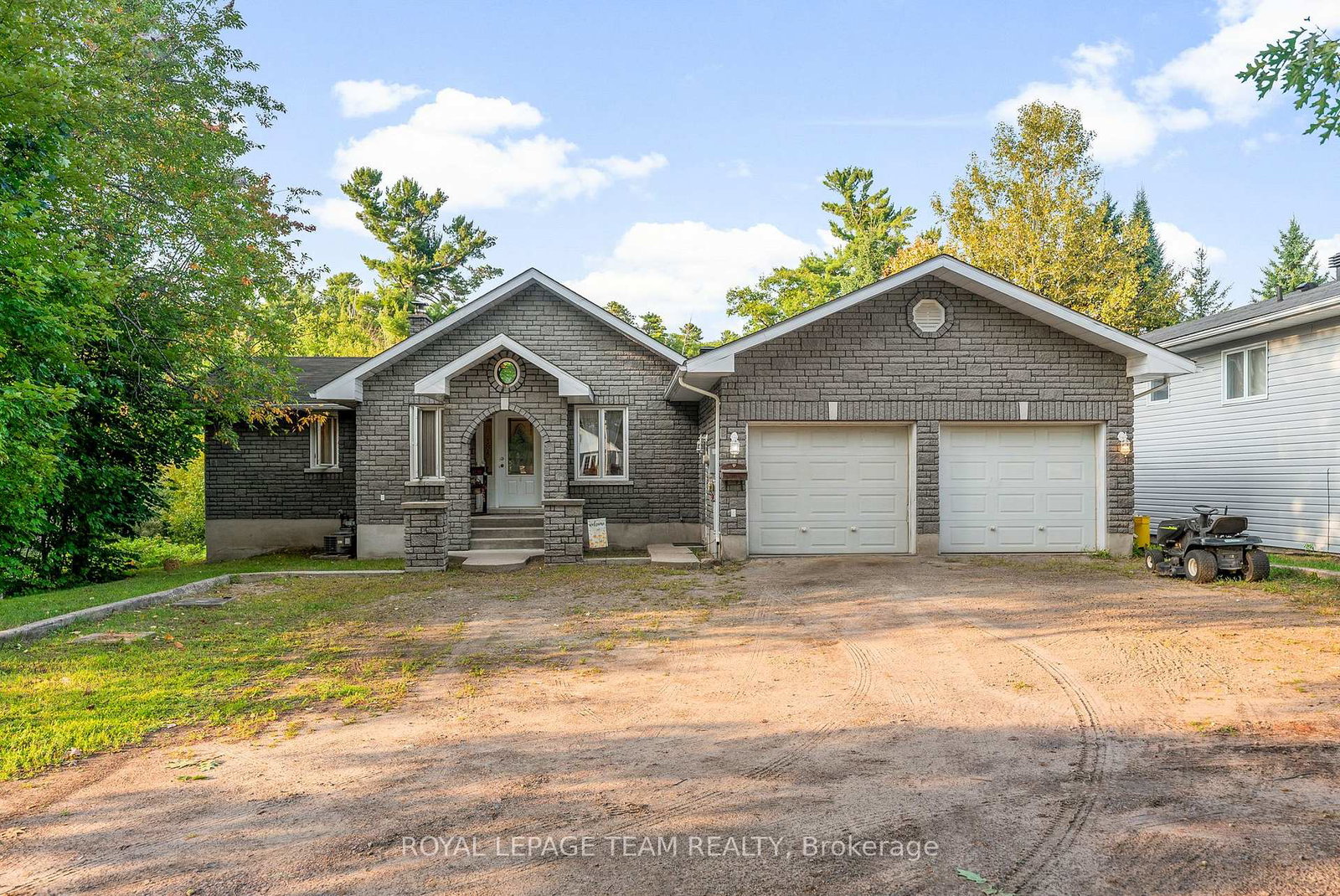 1349-victoria-street-petawawa-ontario-x12398302
