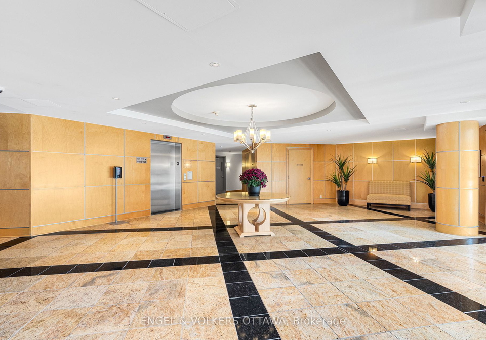 205-bolton-street-ottawa-ontario-x12398536
