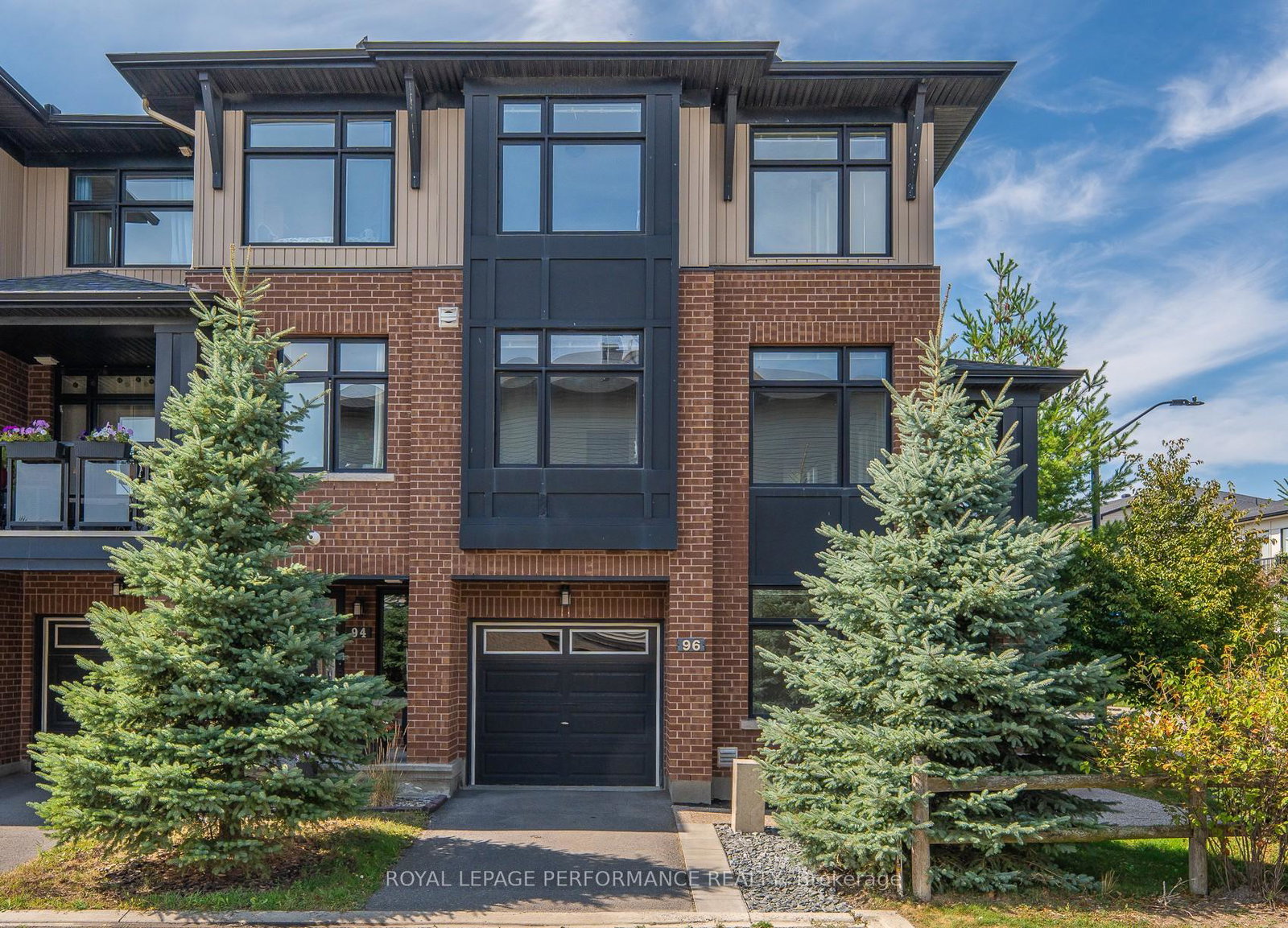 96-stockholm-private-ottawa-ontario-x12398539